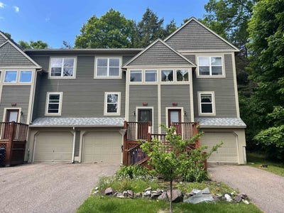 /international/us/106-e-redrock-drive-burlington-vt-110106949520/
