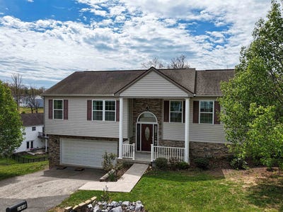 /international/us/1410-sherwood-drive-christiansburg-va-110107415856/