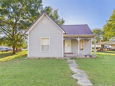 /international/us/108-s-lee-street-leeton-mo-110120484242/