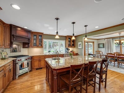/international/us/1475-3rd-street-nw-new-brighton-mn-110110337692/