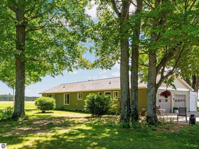 /international/us/2666-se-pontius-road-kalkaska-mi-110101150151/