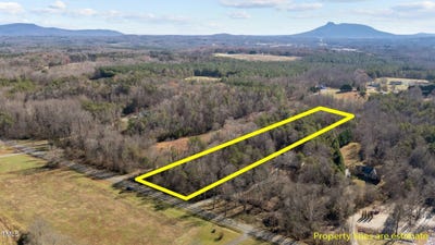 /international/us/00-simmons-road-pilot-mountain-nc-110096609919/?lang=zh-cn