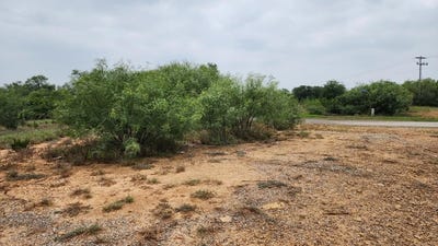 /international/us/5275-s-us-hwy-83-asherton-tx-110102791554/