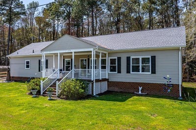 /international/us/33-douglas-street-reedville-va-110098862166/