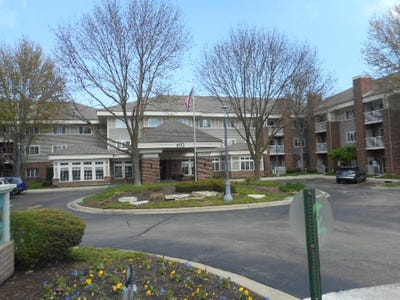/international/us/605-barrington-avenue-e-dundee-il-110107700298/