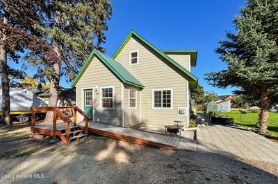 /international/us/106-hope-st-kootenai-id-110120485545/