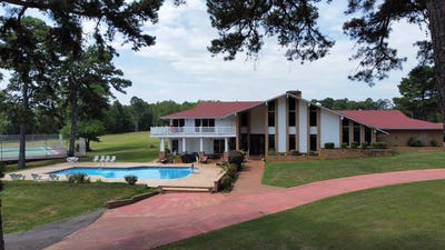 /international/us/935-county-road-3456-clarksville-ar-110108078030/