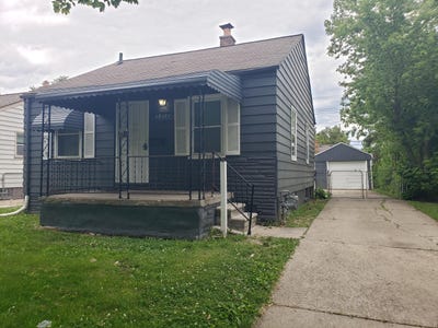 /international/us/19171-kenosha-street-harper-woods-mi-110110324735/