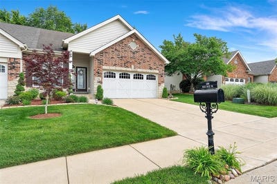 /international/us/1708-moss-rock-drive-st-charles-mo-110108425730/