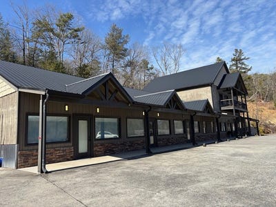 /international/us/33-rose-petal-lane-ellijay-ga-110108616335/