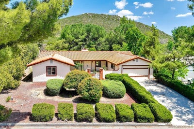 /international/us/24463-del-amo-rd-ramona-ca-110099478153/