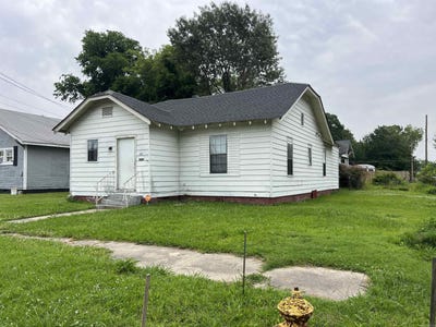 /international/us/619-s-linden-pine-bluff-ar-110099667999/
