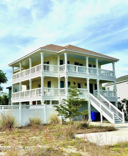 /international/us/112-duck-ridge-village-court-duck-nc-110120652911/