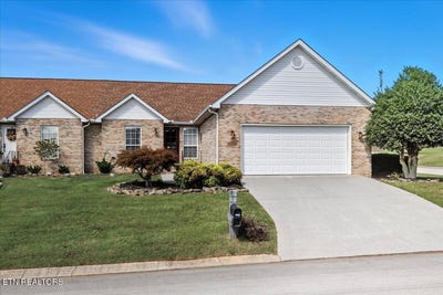 /international/us/205-royal-oaks-drive-maryville-tn-110102815389/