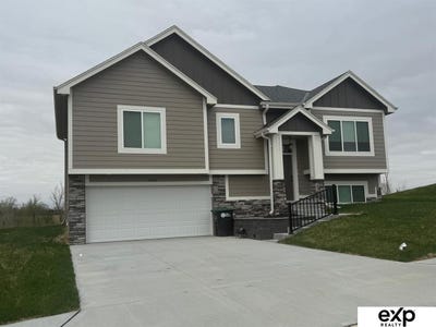 /international/us/4009-n-215th-street-omaha-ne-110109138228/