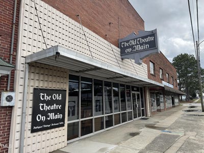 /international/us/1023-s-main-street-lillington-nc-110098256030/