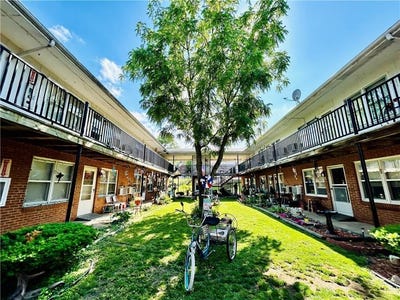 /international/us/207-s-5th-street-louisiana-mo-110104481022/