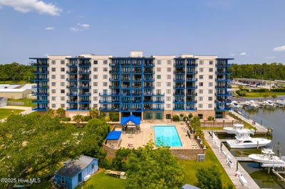 /international/us/4425-arendell-street-morehead-city-nc-110099956264/