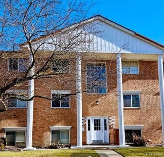 /international/us/51166-johns-drive-chesterfield-twp-mi-110108490682/