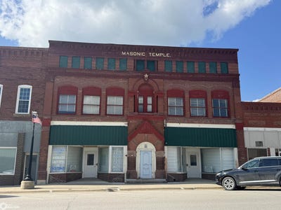 /international/us/735-main-street-anita-ia-110119758173/