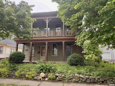 /international/us/429-s-madison-street-macomb-il-110099587873/