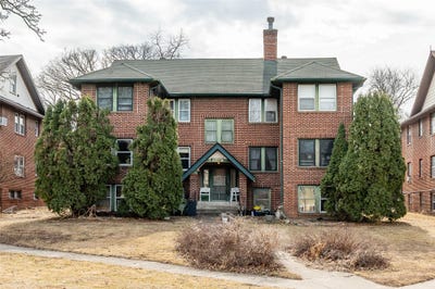 /international/us/3936-university-avenue-des-moines-ia-110105846270/