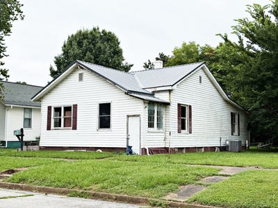 /international/us/213-e-9th-st-metropolis-il-110119763448/