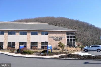 /international/us/100-schuylkill-medical-plaza-suite-106-108-pottsville-pa-110077271512/