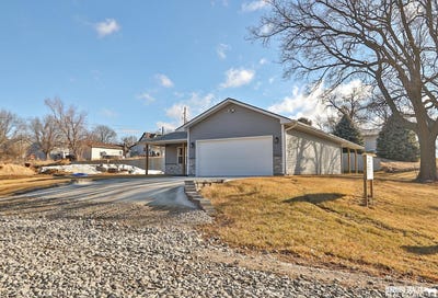 /international/us/320-tecumseh-street-sterling-ne-110106815701/