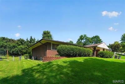 /international/us/1939-pickfair-drive-st-louis-mn-110110337098/