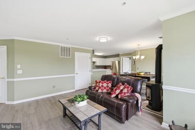 /international/us/8058-lisle-drive-manassas-va-110108426574/