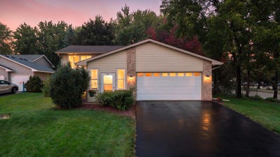 /international/us/9200-124th-place-n-champlin-mn-110120085365/