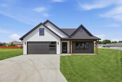 /international/us/2209-modern-avenue-carthage-mo-110108627493/