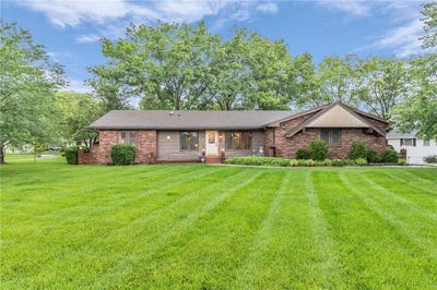 /international/us/126-rohrer-heights-drive-osawatomie-ks-110099976405/