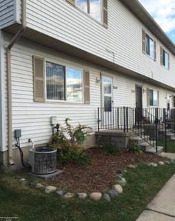 /international/us/28165-raleigh-crescent-drive-chesterfield-mi-110108738906/