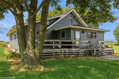 /international/us/13717-141st-street-dawson-ia-110100428675/