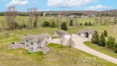 /international/us/n2069-stone-cliff-drive-vulcan-mi-110107865494/