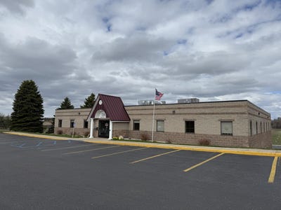 /international/us/1165-elkview-gaylord-mi-110107883412/