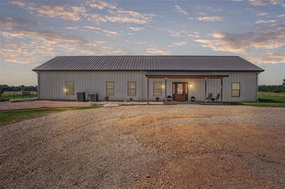 /international/us/2900-fm-198-e-lake-creek-tx-110099766132/