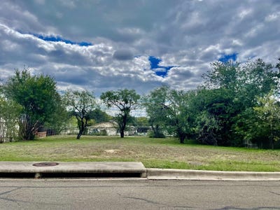 /international/us/broadmoor-street-lot-133-meadowlakes-tx-110120120960/