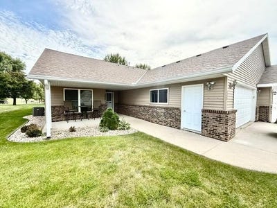 /international/us/308-aspenwood-drive-redwood-falls-mn-110119757530/