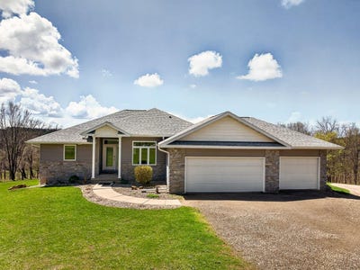 /international/us/w9558-county-road-h-blanchardville-wi-110107464135/