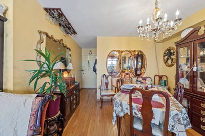 /international/us/8-fordham-hill-oval-bronx-ny-110096570570/