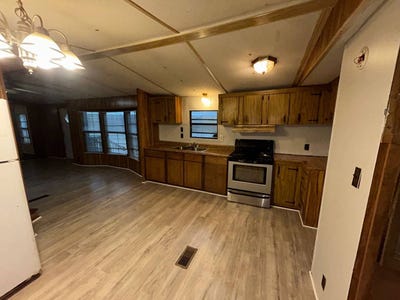 /international/us/4502-e-old-marion-hwy-florence-sc-110108536196/