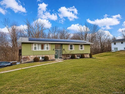 /international/us/47-mountain-view-drive-pleasant-valley-ny-110108220384/