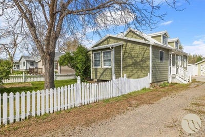 /international/us/2453-2nd-street-worden-mt-110106075946/