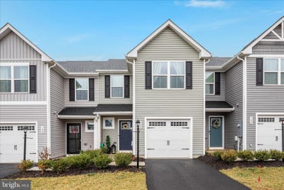 /international/us/130-calais-place-hedgesville-wv-110106560087/