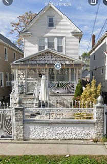 /international/us/11736-196-street-saint-albans-ny-110100342457/?lang=id