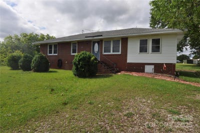 /international/us/3505-valley-drive-chester-sc-110099825612/