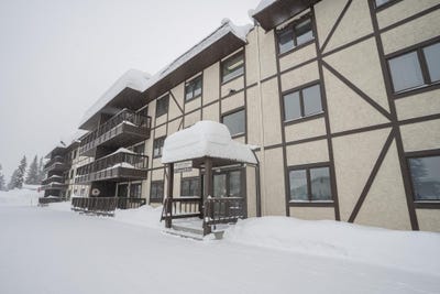 /international/us/15-farewell-avenue-fairbanks-ak-110106218181/